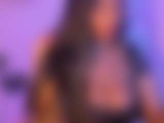 Cinnamoon-Natural Boobs's Live Sex Cam Show