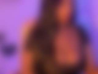 Cinnamoon-Natural Boobs's Live Sex Cam Show