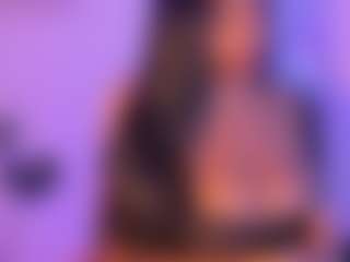 Cinnamoon-Natural Boobss Live-Sex-Cam-Show