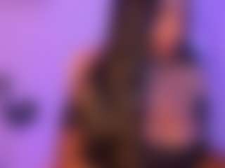 Cinnamoon-Natural Boobs's Live Sex Cam Show