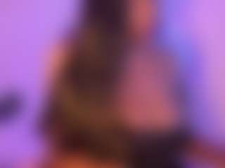 Cinnamoon-Natural Boobs's Live Sex Cam Show