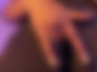 Cinnamoon-Natural Boobs's Live Sex Cam Show