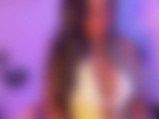 Cinnamoon-Natural Boobs's Live Sex Cam Show