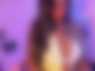 Cinnamoon-Natural Boobs's Live Sex Cam Show
