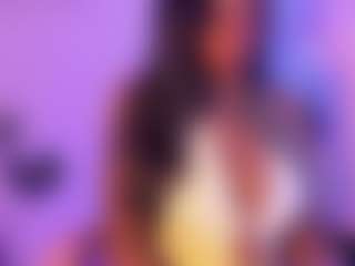 Cinnamoon-Natural Boobs's Live Sex Cam Show