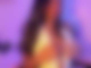 Cinnamoon-Natural Boobs's Live Sex Cam Show