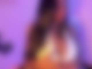 Cinnamoon-Natural Boobs's Live Sex Cam Show