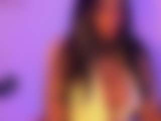 Cinnamoon-Natural Boobs's Live Sex Cam Show