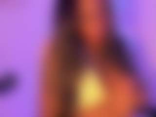 Cinnamoon-Natural Boobs's Live Sex Cam Show