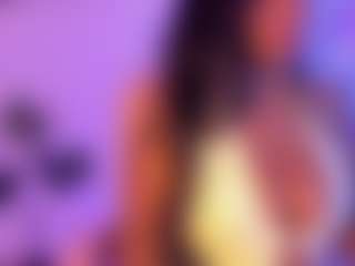 Cinnamoon-Natural Boobs's Live Sex Cam Show