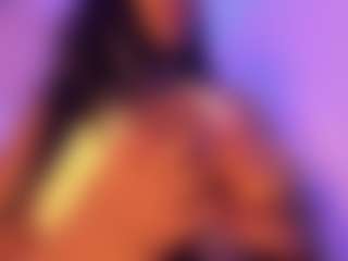 Cinnamoon-Natural Boobs's Live Sex Cam Show