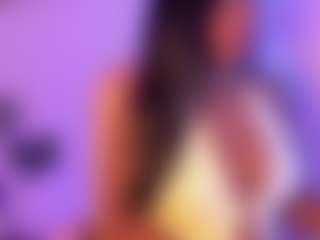 Cinnamoon-Natural Boobs's Live Sex Cam Show