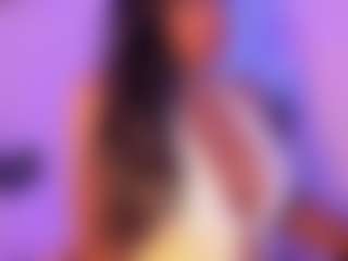 Cinnamoon-Natural Boobs's Live Sex Cam Show