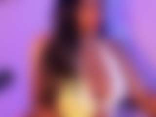 Cinnamoon-Natural Boobs's Live Sex Cam Show
