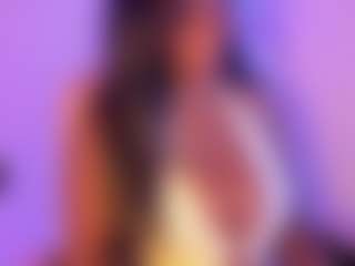 Cinnamoon-Natural Boobs's Live Sex Cam Show