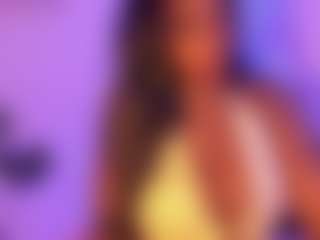 Cinnamoon-Natural Boobs's Live Sex Cam Show