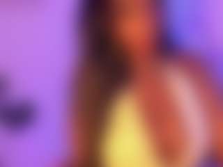 Cinnamoon-Natural Boobs's Live Sex Cam Show
