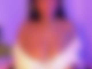 Cinnamoon-Natural Boobs's Live Sex Cam Show