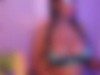 Live cam show with NaturalEbony - Oil on nudelive.tv