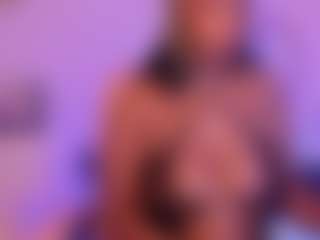 Live cam show with NaturalEbony - Cute on SpunkLive