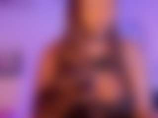 Live cam show with NaturalEbony - Ebony Big Tits on AdultVida.com