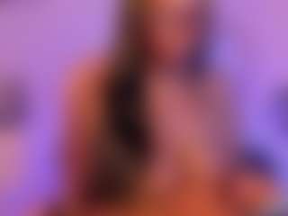 Live cam show with NaturalEbony - Public on luckytryst.com
