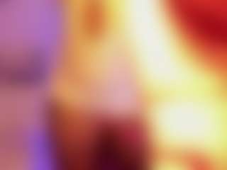 Live cam show with NaturalEbony - Ebony Toys on StripNow