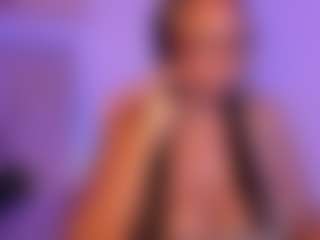Live cam show with NaturalEbony - Ebony on CamwithHer
