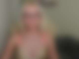 Live cam show with glossybabe - Drinking on https://playwithruby.com