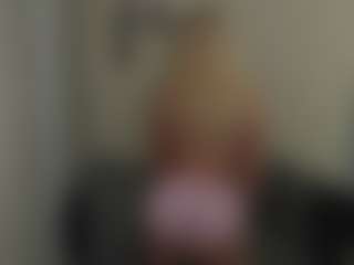 Live cam show with glossybabe - Genital Piercings on Camsoda