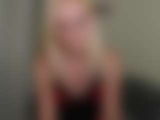 Live cam show with glossybabe - Spank on Hubzter Live