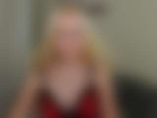 Live cam show with glossybabe - Blue Eyes on Hubzter Live
