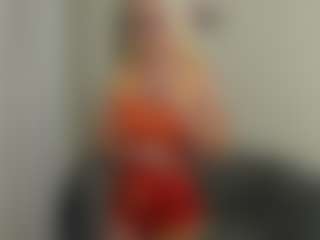 Live cam show with glossybabe - HD on StripNow
