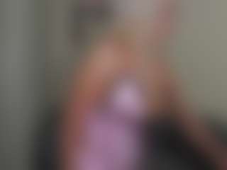 Live cam show with glossybabe - Blonde Hair on Camsoda