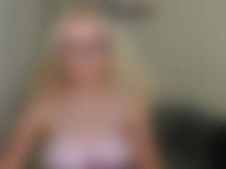 Live cam show with glossybabe - Dirty Talk on Camsoda
