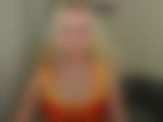 Live cam show with glossybabe - Blonde Hair on Free Soda