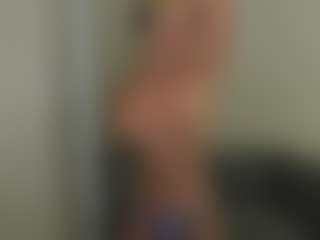 Live cam show with glossybabe - Tease on x69.live