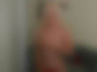 Live cam show with glossybabe - Facial Piercings on studioflirtlive.com