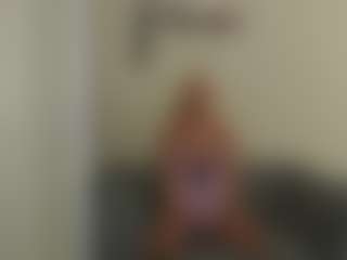 Live cam show with glossybabe - No Smoking on hrnylive.com