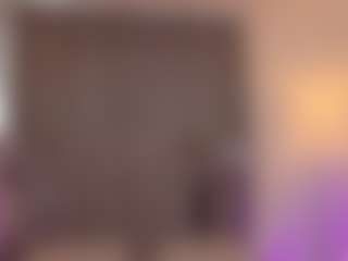 Live cam show with Maya Vexx - Normal on Camsoda