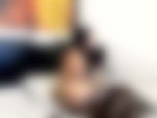 Live cam show with MeganRhyder - Average on Hubzter Live
