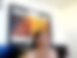 Live cam show with MeganRhyder - Tease on xDating