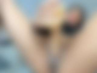 Live cam show with melani-dream - Average on CamwithHer