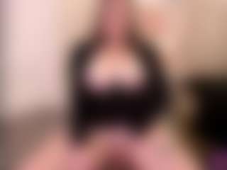 Live cam show with AliceOfWonders - Deepthroat on madthumbs