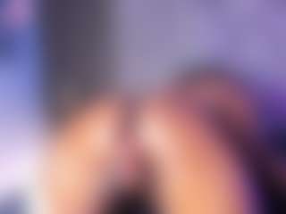 EmaRhodes's Live Sex Cam Show