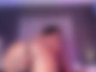 Live cam show with EmaRhodes - Fucking on Milfs Live