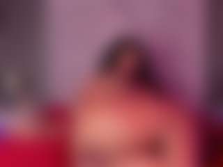 Live cam show with EmaRhodes - Camel Toe on friskycurves.com