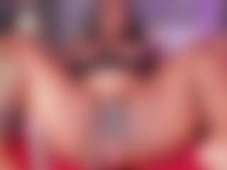 Live cam show with EmaRhodes - Mature on MyBangCams