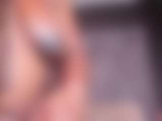 EmaRhodes's Live Sex Cam Show