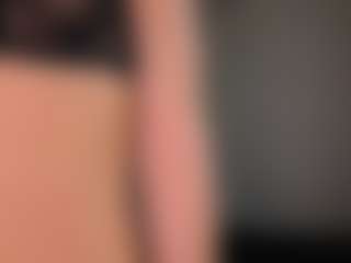 Live cam show with EnaDile - Blue Eyes on Gym Cam Girls